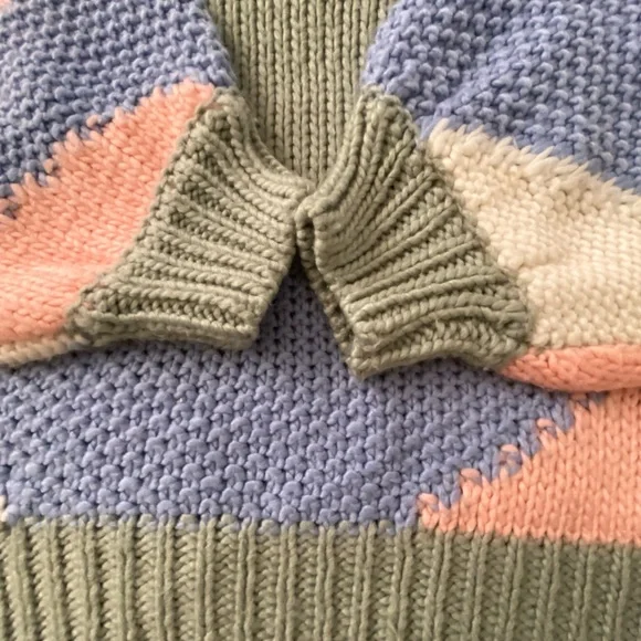 Green and Pink Crew Neck Sweater with Color Block Design - Picture 4 of 5